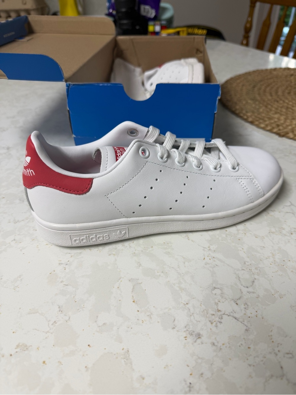 adidas White Leather Sneakers with Red Heel Accent Mens 4 or Woman’s 5 New